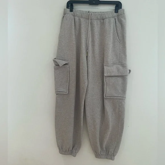Abercrombie & Fitch Light Gray Cargo Joggers - Picture 3 of 12